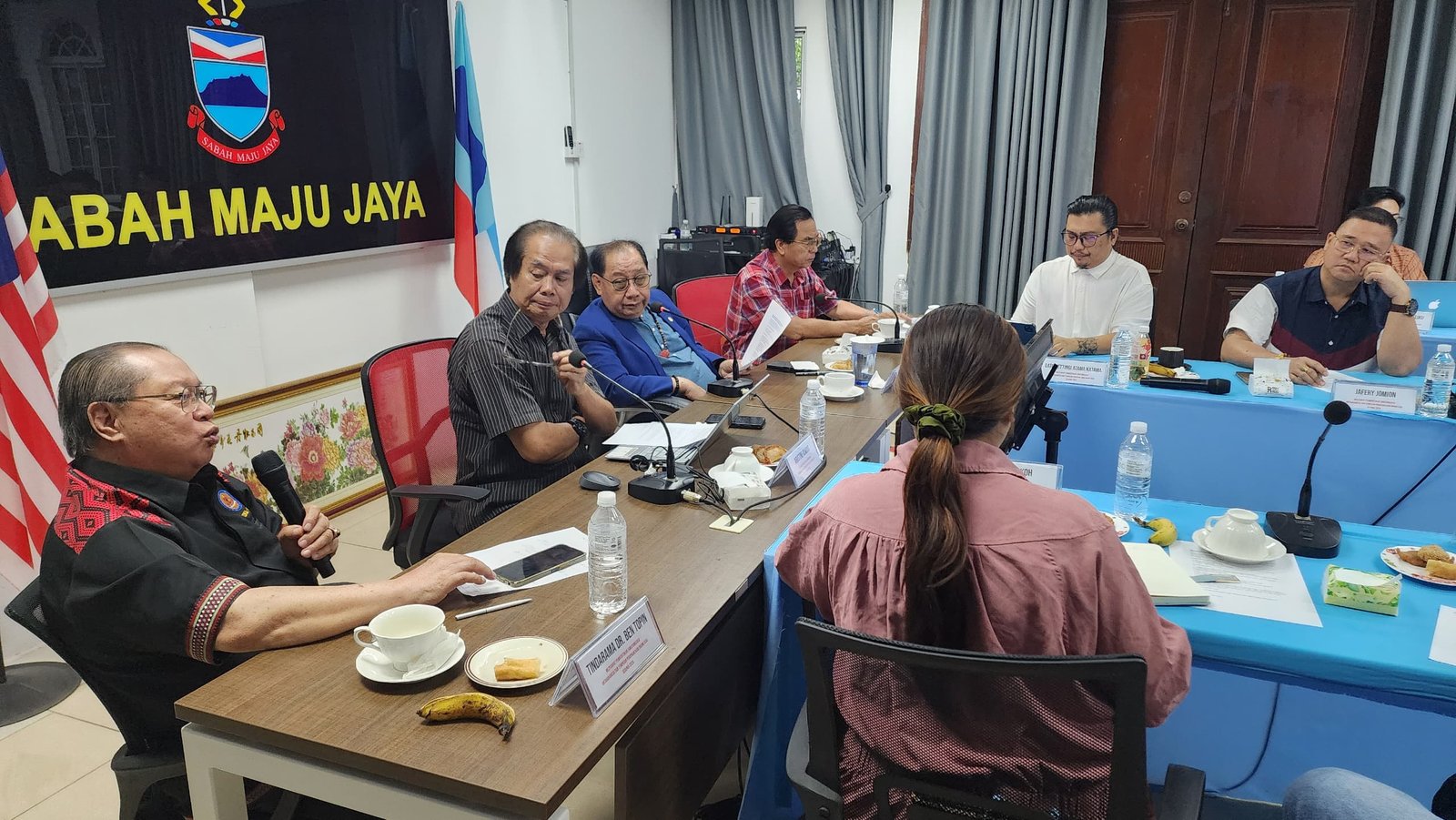Committee-Meeting